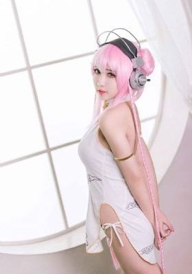 和女朋友坐公交车被偷窥_超清神马影院手机在线
